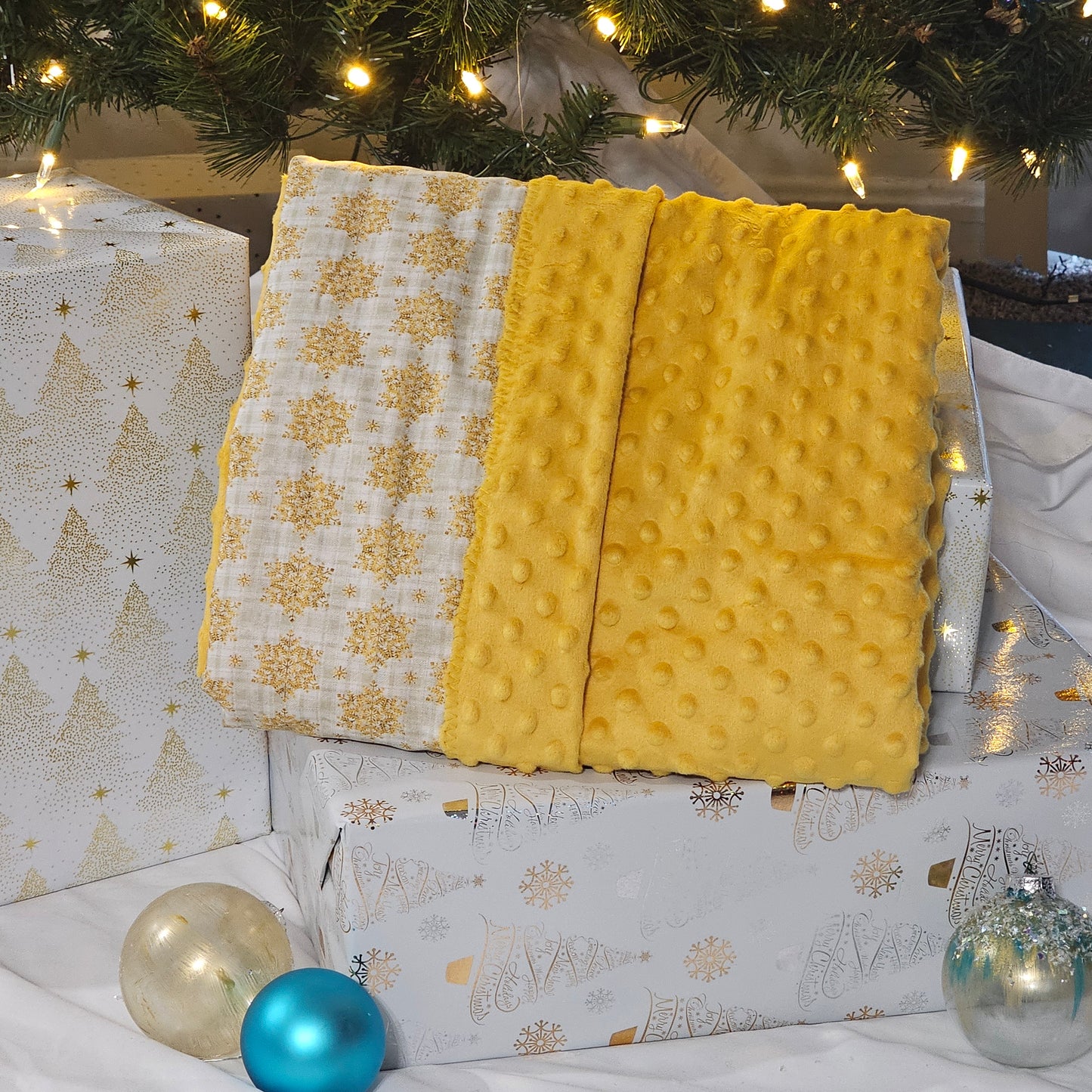 Golden snowflakes